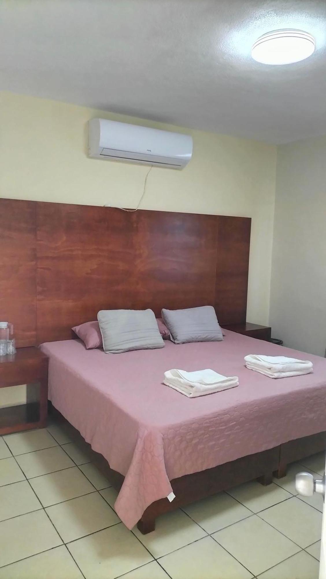 Hotel La Estancia Río Verde 外观 照片